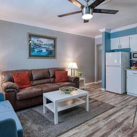Sunset Beach Suites Of Madeira Beach! Pet Friendly Summer Getaway! Steps To Beach! - Suite 10 St. Pete Beach Exterior foto