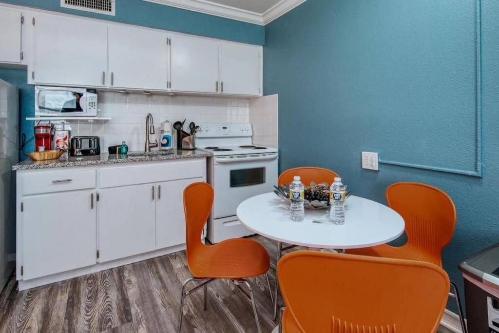 Sunset Beach Suites Of Madeira Beach! Pet Friendly Summer Getaway! Steps To Beach! - Suite 10 St. Pete Beach Exterior foto