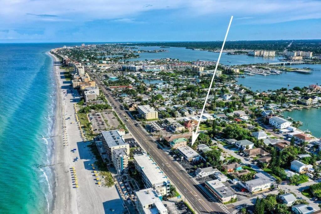 Sunset Beach Suites Of Madeira Beach! Pet Friendly Summer Getaway! Steps To Beach! - Suite 10 St. Pete Beach Exterior foto